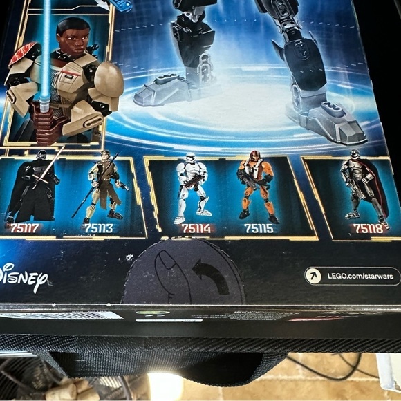 Retired LEGO Star Wars Finn 75116 | Buildable Action Figure | Sealed - Picture 8 of 9